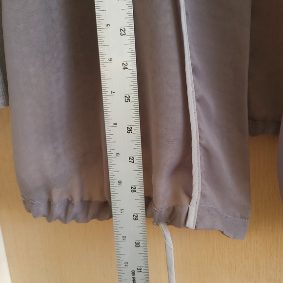 Lola & Sophie Gray Blazer with Relaxed Silhouette - Picture 6 of 10